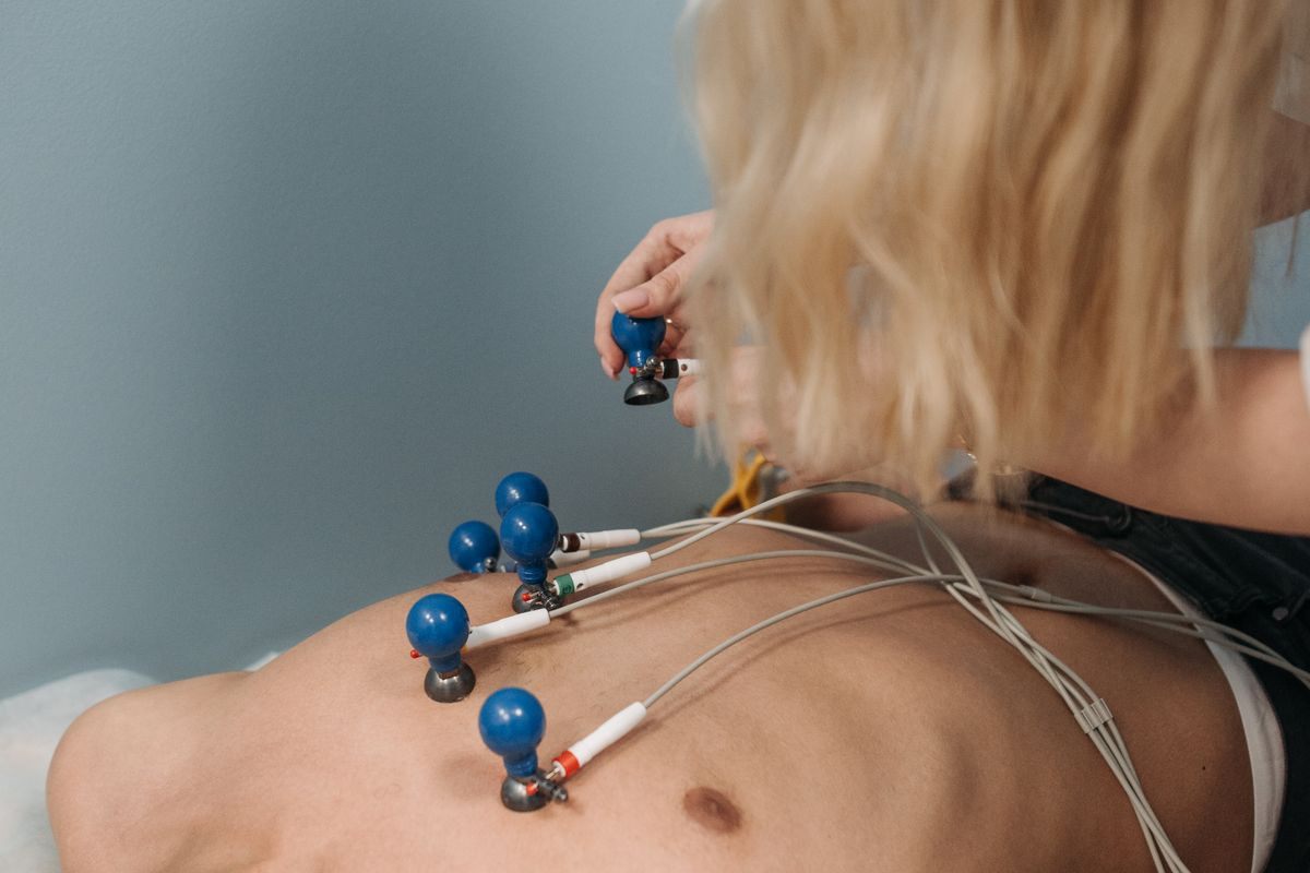 Preparação para exame de eletrocardiograma